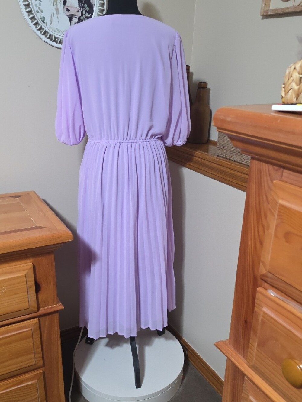 Lavender V-Neck Pleated Maxi Dress - Picture 5 of 9